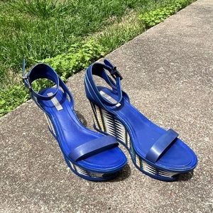BCBGMaxazria blue wedges